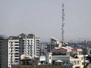 أعمدة الاتصالات في العاصمة الأفغانية كابل