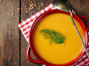 شوربة العدس سهلة وسريعة شوربة العدس سهلة وسريعة