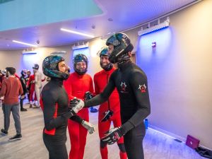 المنافسات المؤهلة للمشارة في بطولة الإمارات الدولية للقفز الحر الداخلي  تشهد عروضاً مشوّقة في "كلايم أبوظبي"