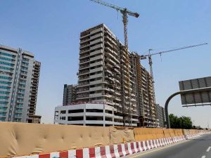 عزيزي للتطوير العقاري تُعلن عن إنجاز 57% من مشروع "غراند"