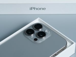 iPhone 17