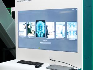 أطلقت شركة الإمارات للطاقة النووية بالتعاون مع شركة بريسايت الرائدة عالمياً في مجال الذكاء الاصطناعي وتحليل البيانات الضخمة، منصة ذكاء اصطناعي مستقلة ومتقدمة باسم ENECIQ، والتي تم تصميمها لتسريع عملية تطوير الرؤى واتخاذ القرارات وتبادل المعارف في الشركة.  وتعد منصة الذكاء الاصطناعي الجديدة خطوةً مهمةً في مسيرة التحول الرقمي المتواصلة لشركة الإمارات للطاقة النووية، مما يعكس التزامها بالاستفادة من التقنيات المتقدمة لتعزيز الكفاءة في جميع أقسامها. تم تصميم هذه المنصة لدمج الذكاء الاصطناعي بشكل آمن عبر أنظمة ال