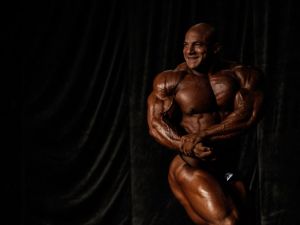 جدول ومواعيد بطولة مستر أولمبيا 2025: مواجهة القمة في كمال الأجسام