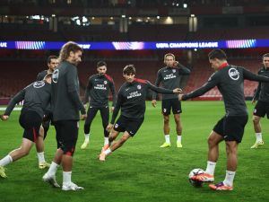 أرسنال يعتذر لأتلتيكو مدريد بعد "حادثة المياه الساخنة" في ملعب الإمارات