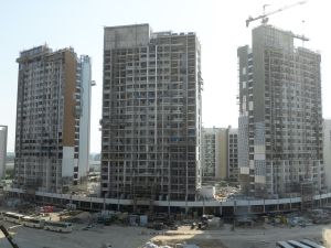 عزيزي للتطوير العقاري تُعلن عن إنجاز 81% من مشروع "ريفييرا بيتش فرونت I"