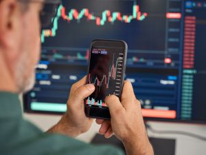 تشن تشي.. ملياردير صيني متهم بإمبراطورية احتيال إلكتروني