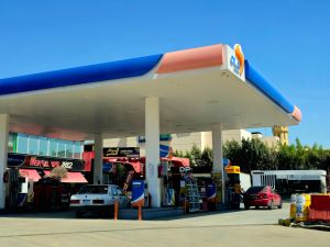 رئيس الوزراء المصري: لم نتخذ أي إجراء فيما يتعلق بزيادة أسعار الوقود