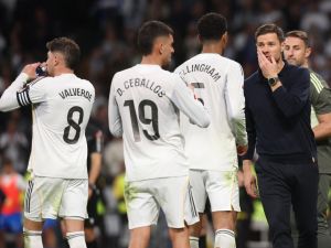 ريال مدريد يتلقى ضربة ثلاثية: غياب القائد وثنائي الدفاع عن قمة أنفيلد