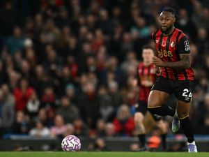 شرط جزائي بـ 65 مليون يفتح الباب لرحيل سيمينيو