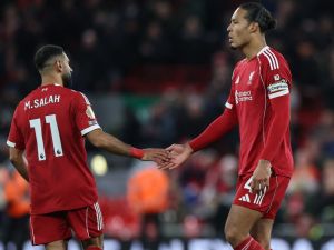 فان دايك ينتقد لاعبي ليفربول بعد الخسارة