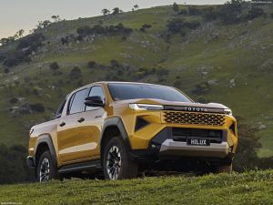 تويوتا تكشف عن هايلوكس 2026 الجديدة كليًا بتصميم جديد وجريء