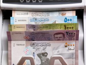 دمشق ستصدر عملة جديدة وتحذف "صفرين" في محاولة لإنقاذ الاقتصاد
