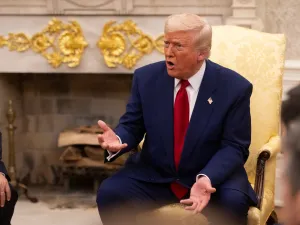  الرئيس دونالد ترامب 