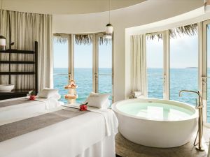 آفي سبا في منتجع إنتركونتيننتال المالديف ماموناجاو يطلق قائمة تجارب علاجية جديدة بالتعاون مع ذا أورغانيك فارماسي 