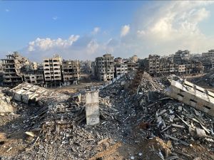 أطنان من الدمار