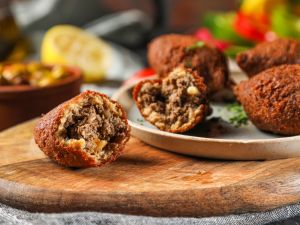 ما هي الطريقة الصحيحة لتفريز الكبة؟