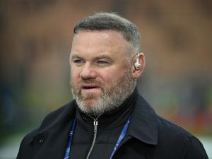 روني يصدم جماهير ليفربول: صلاح يضر بإرثه ويجب إبعاده عن الفريق