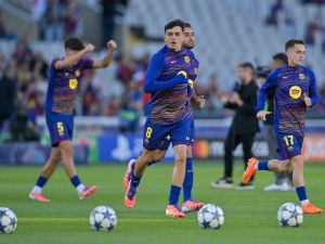 بيدري يقدم لوحة فنية ضد أتلتيكو ويخطف قلوب جماهير برشلونة