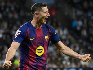 مستقبل ليفاندوفسكي مع برشلونة يزداد غموضًا