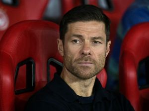 قلق متزايد داخل ريال مدريد بشأن خبرة تشابي ألونسو