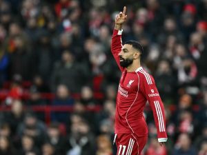 قرار نهائي من إدارة ليفربول بشأن مستقبل محمد صلاح