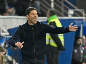 هل اقترب رحيل تشابي ألونسو عن ريال مدريد؟