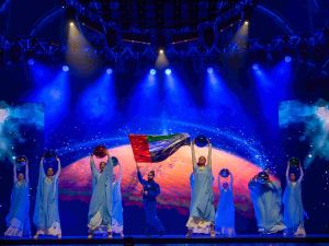 القرية العالمية تحتفي بعيد الاتحاد الـ54 وسط أجواء مفعمة بألوان العلم الإماراتي وعروض الألعاب النارية المبهرة وعرض طائرات الدرون المذهل