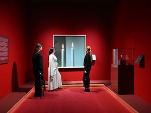 الاتحاد للطيران ودار سوذبيز للمزادات تعلنان عن شراكة استراتيجية مع اطلاق معرض بارز من جزئين بعنوان "أيقونات: العودة إلى ماديسون" من أبوظبي إلى نيويورك