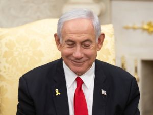 احتجاجات شعب نتنياهو ضد طلبه للعفو الرئاسي 