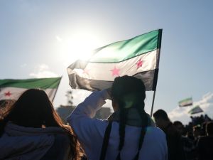 السوريون يحييون الذكرى الأولى للإطاحة بالأسد 