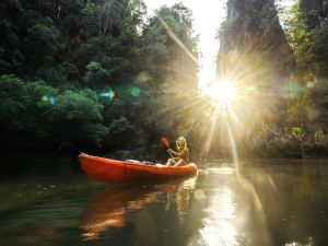 طيران الإمارات تطلق تذكرة «إيميريتس آسيا باس» لتوسيع خيارات السفر في جنوب شرق آسيا