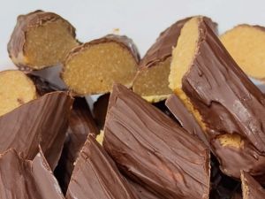 كيكة الحطب الشتوية… دفء الطعم وترند الموسم