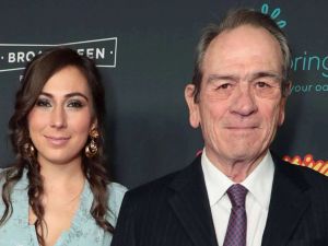 تومي لي جونز