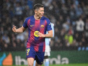 ليفاندوفسكي يحسم الجدل: البقاء في برشلونة حتى نهاية العقد