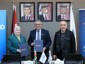 البنك العربي وجامعة العلوم التطبيقية الخاصة يوقعان اتفاقية تعاون لإصدار البطاقة الجامعية الذكية