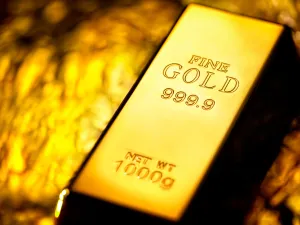 ارتفاع الدولار يضغط على أسعار المعادن النفيسة