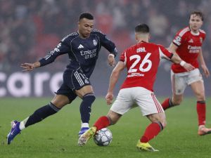 Mbappé Ruled Out After Training Setback Before Benfica Clash