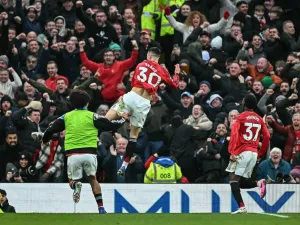 Carrick Praises Sesko and Mainoo