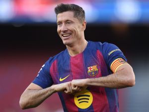 هدف واحد يفصل ليفاندوفسكي عن إنجاز تاريخي بقميص برشلونة