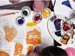 ورشات عمل وأنشطة تفاعلية للأطفال في متحف "لوح وقلم: مقبول فدا حسين" التابع لمؤسسة قطر