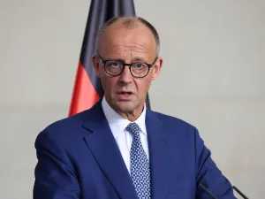 برلين، ألمانيا – 22 سبتمبر 2025: بيان صحفي للمستشار الاتحادي فريدريش ميرتس بشأن تعيين الممثل الشخصي للمستشار الاتحادي لشؤون الاستثمارات، مارتن بليسينغ، في ألمانيا.