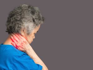 الصداع الرقبي المنشأ: الأسباب، الأعراض، طرق العلاج