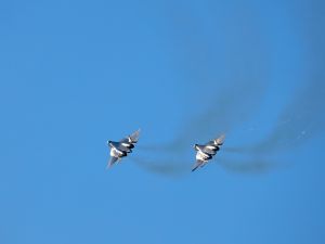 تفسير رؤية الطائرة الحربية تقصف في المنام