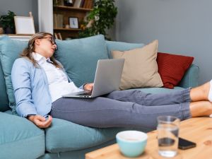 طرق التخلص من التعب والكسل الذي قد يشعر به البعض بعد رمضان