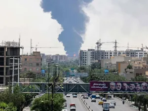 قصف على إيران