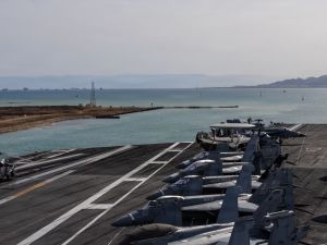 حاملة طائرات أميركية