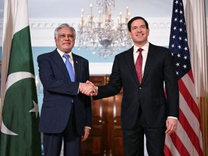 Pakistan mediates Iran-Saudi tensions, highlights strategic defense pact