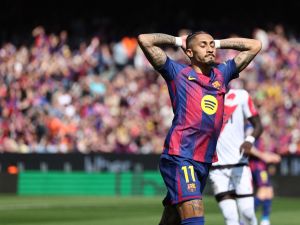 ضربة مزدوجة لبرشلونة: غياب رافينيا وتعويض مالي محدود