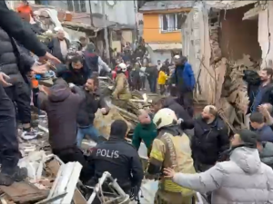 Istanbul building collapse after explosion: 9 rescued and 2 still trapped