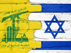 حزب الله يستهدف قواعد إسرائيلية رداً على الغارات